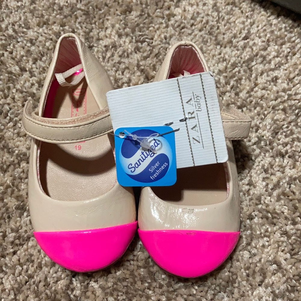 Zara Baby cream and pink shoes binc C27